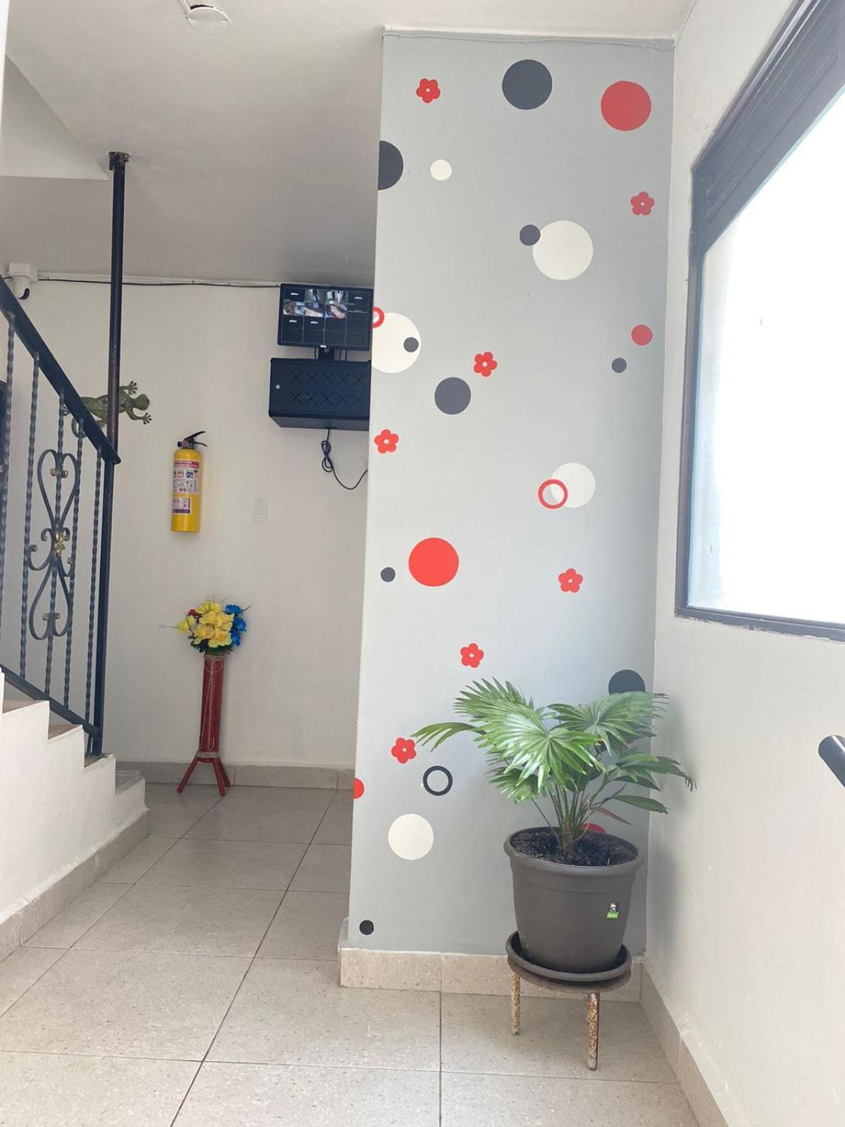 32 Confortable Apartamento Con Balcon En Laureles Estadio Apartment Medellin Exterior photo